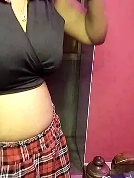 Snapshot of nikitacute23 chatting on February 25, 2025, 5:19 am nikitacute23 online show from February 25, 2025, 5:19 am