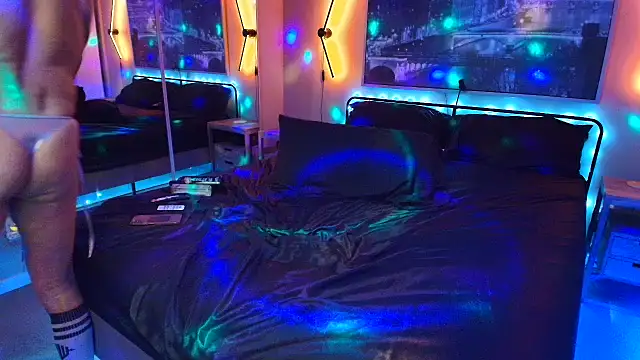 Snapshot of FoxxMiky7447 chatting on April 5, 2026, 5:36 am FoxxMiky7447 online show from April 5, 2026, 5:36 am