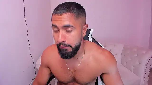 Snapshot of Santiago_huntt chatting on March 15, 2025, 12:24 pm Santiago huntt online show from March 15, 2025, 12:24 pm