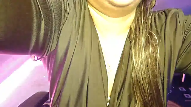 Snapshot of Mitikaa chatting on June 12, 2026, 1:31 pm Mitikaa online show from June 12, 2026, 1:31 pm