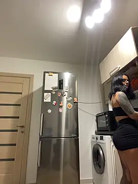 NNNoire online show from November 13, 2025, 3:49 pm