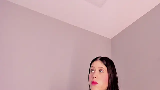 sara  jones gh online show from December 3, 2025, 5:01 pm