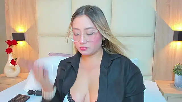 Snapshot of antonella_cutie_ chatting on July 17, 2026, 12:57 pm antonella cutie online show from July 17, 2026, 12:57 pm