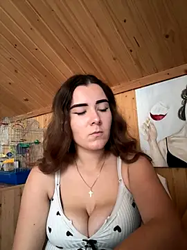 mewKate online show from November 3, 2025, 1:58 pm