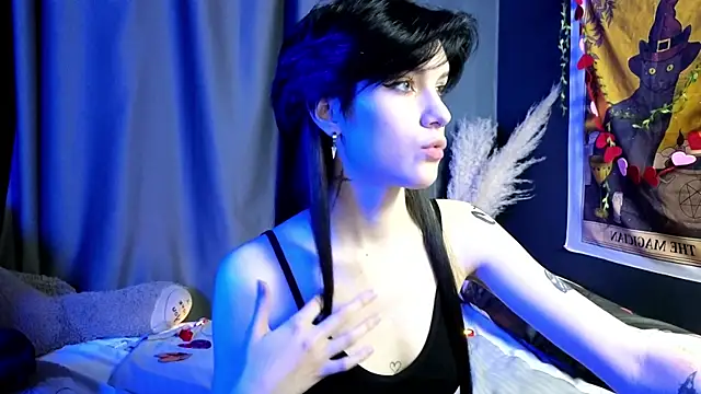 Snapshot of Hyeon_Jin chatting on February 11, 2025, 2:35 am Hyeon Jin online show from February 11, 2025, 2:35 am