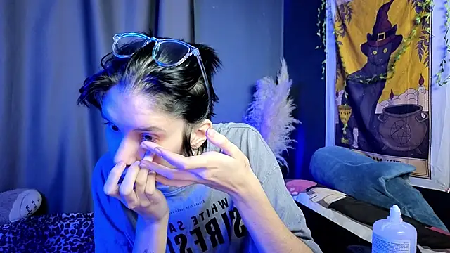 Snapshot of Hyeon_Jin chatting on January 25, 2025, 8:53 pm Hyeon Jin online show from January 25, 2025, 8:53 pm