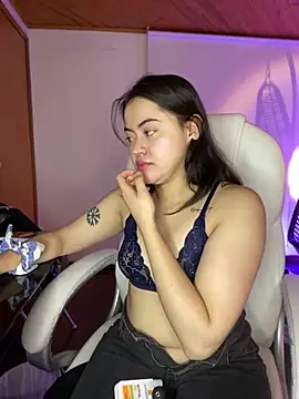 Snapshot of Camila_pinkk chatting on May 19, 2026, 1:51 pm Camila pinkk online show from May 19, 2026, 1:51 pm