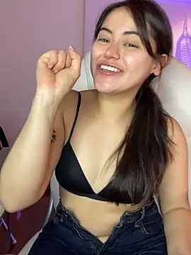 Snapshot of Camila_pinkk chatting on May 25, 2026, 1:21 pm Camila pinkk online show from May 25, 2026, 1:21 pm