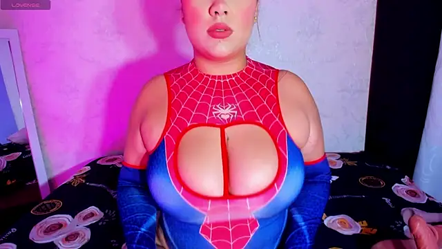 NAHIARA LEE online show from November 8, 2025, 12:20 pm