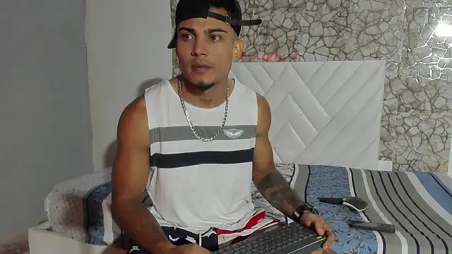 Snapshot of Aaron_butler chatting on March 2, 2026, 3:19 pm Aaron butler online show from March 2, 2026, 3:19 pm