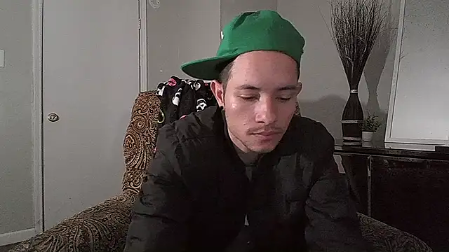 azzel19 online show from January 31, 2025, 2:04 am