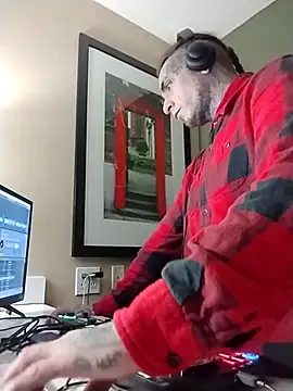 justthetip4209 online show from March 12, 2025, 6:07 am