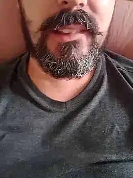 curtindo-muito82 online show from March 11, 2025, 4:18 pm