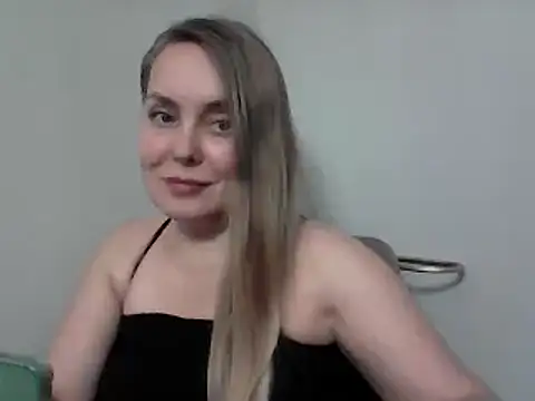 Lolawhite8 online show from March 12, 2025, 5:02 am