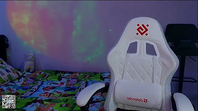 mon lola online show from March 14, 2025, 5:24 pm