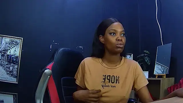 Snapshot of Ebonydivaxxx chatting on September 18, 2025, 7:00 am Ebonydivaxxx online show from September 18, 2025, 7:00 am