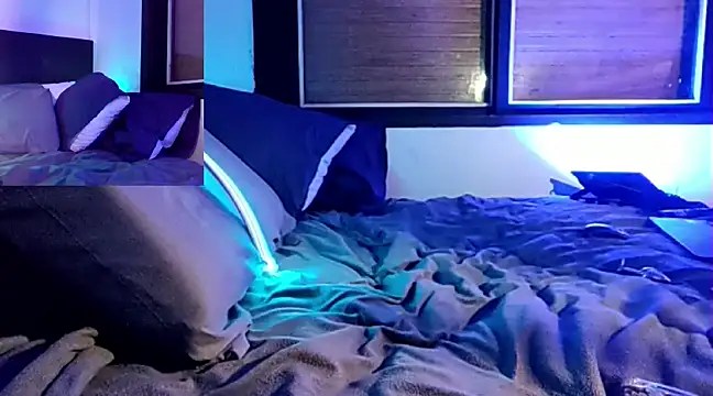 Snapshot of EmilyZoy chatting on February 2, 2025, 7:25 pm EmilyZoy online show from February 2, 2025, 7:25 pm