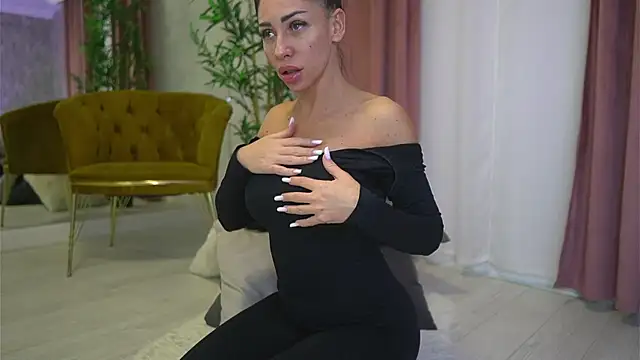 Snapshot of MyaBlack chatting on December 19, 2025, 5:10 am MyaBlack online show from December 19, 2025, 5:10 am