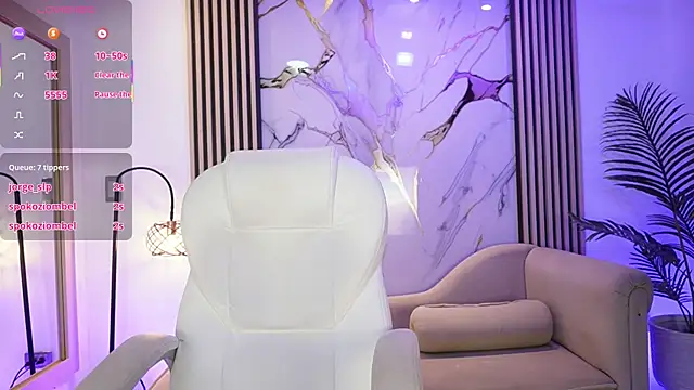 Emma Walkerr  online show from March 21, 2026, 7:07 pm