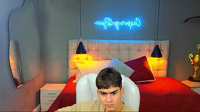 Snapshot of Tommy18__ chatting on February 26, 2025, 6:51 am Tommy18 online show from February 26, 2025, 6:51 am