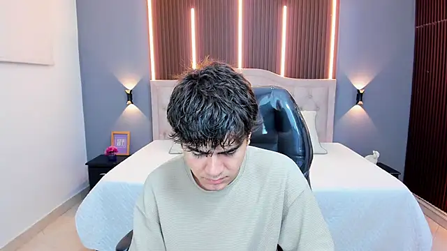 Tommy18   online show from February 6, 2026, 3:13 am