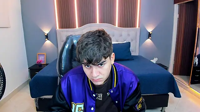 Tommy18   online show from February 24, 2026, 3:29 am