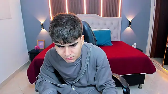 Tommy18   online show from February 15, 2026, 3:29 am