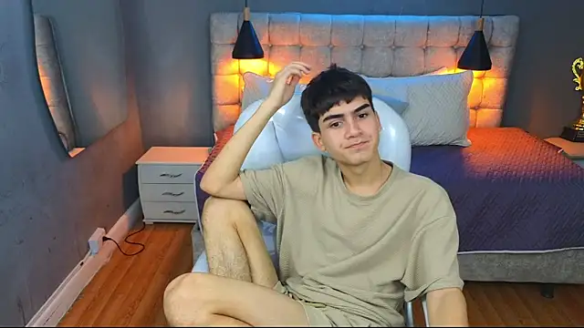 Snapshot of Tommy18__ chatting on March 6, 2025, 10:09 am Tommy18 online show from March 6, 2025, 10:09 am