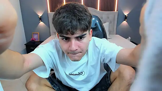 Tommy18   online show from February 19, 2026, 3:25 am