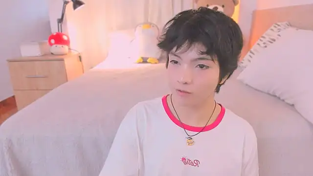 Snapshot of AllanYong18 chatting on February 19, 2026, 12:57 pm AllanYong18 online show from February 19, 2026, 12:57 pm