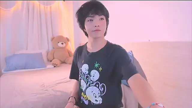 AllanYong18 online show from December 16, 2025, 7:45 am