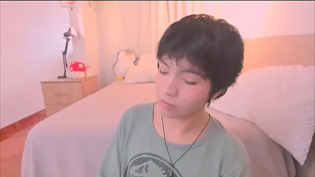 Snapshot of AllanYong18 chatting on February 8, 2026, 1:20 pm AllanYong18 online show from February 8, 2026, 1:20 pm