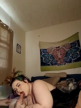 Snapshot of LitHippieBaby420 chatting on March 18, 2025, 11:09 pm LitHippieBaby420 online show from March 18, 2025, 11:09 pm