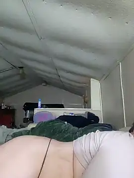 Snapshot of LitHippieBaby420 chatting on January 15, 2025, 10:35 pm LitHippieBaby420 online show from January 15, 2025, 10:35 pm