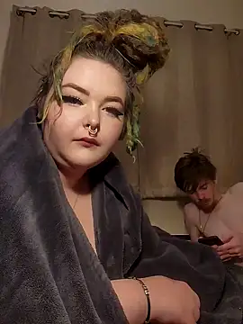 Snapshot of LitHippieBaby420 chatting on February 19, 2025, 11:46 pm LitHippieBaby420 online show from February 19, 2025, 11:46 pm