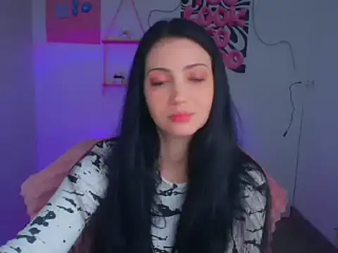 Amalia amor online show from April 17, 2026, 5:54 am