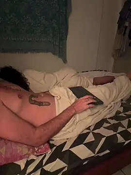 xtrppyx online show from October 19, 2025, 5:32 am