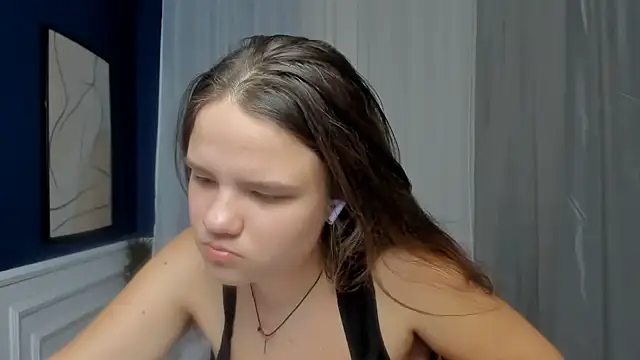 AdeleCruz online show from March 20, 2026, 1:12 pm