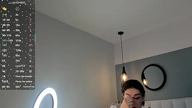 chelsea bolton  online show from March 23, 2026, 12:27 pm