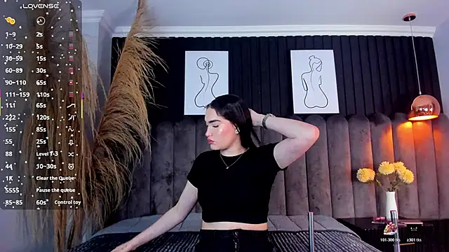 chelsea bolton  online show from February 1, 2026, 12:36 pm