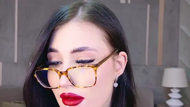 EmmaLawrens online show from March 18, 2025, 11:20 pm