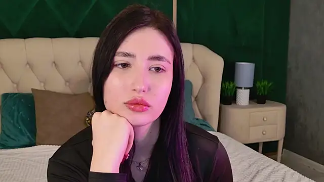 EmmaLawrens online show from March 22, 2026, 10:39 am