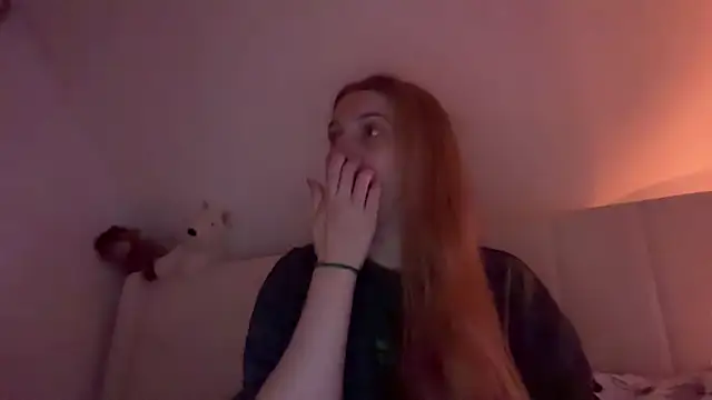 Ella-82 online show from October 4, 2025, 8:21 pm