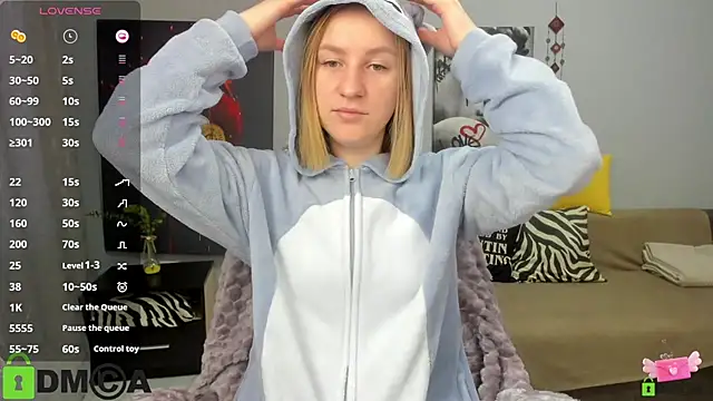 Snapshot of BeautyBlondy chatting on February 24, 2026, 1:23 pm BeautyBlondy online show from February 24, 2026, 1:23 pm