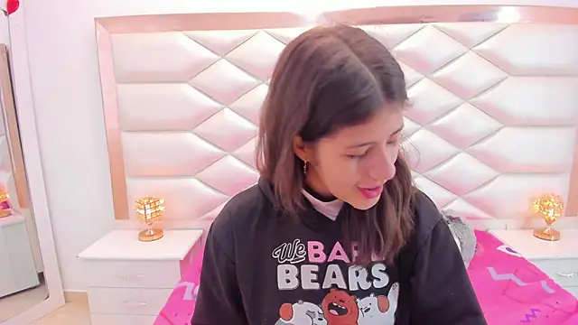 Snapshot of MiaQueen021 chatting on March 11, 2025, 12:28 pm MiaQueen021 online show from March 11, 2025, 12:28 pm