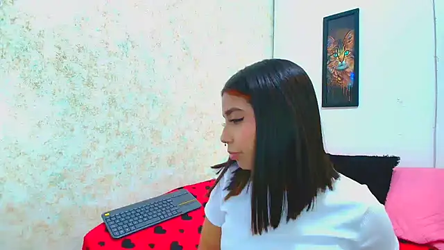 Rousse violett online show from March 13, 2025, 8:54 pm