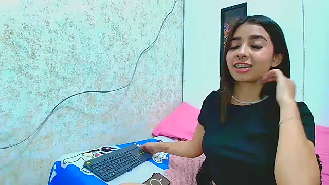 Rousse violett online show from March 22, 2025, 11:31 pm