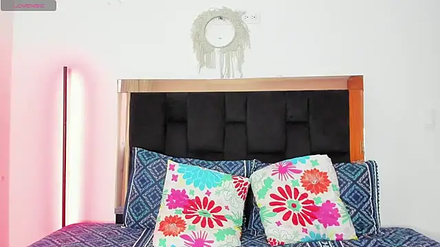 Snapshot of Carorosse chatting on November 9, 2025, 10:25 pm Carorosse online show from November 9, 2025, 10:25 pm