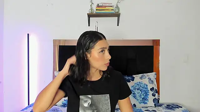 Snapshot of Carorosse chatting on December 22, 2025, 7:58 pm Carorosse online show from December 22, 2025, 7:58 pm