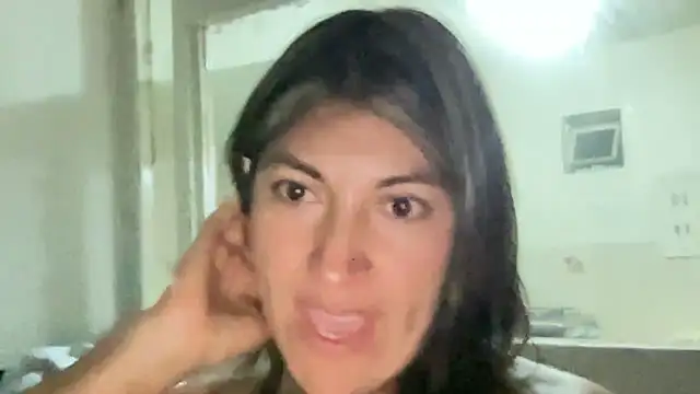 LunaBeya online show from November 20, 2025, 11:11 am